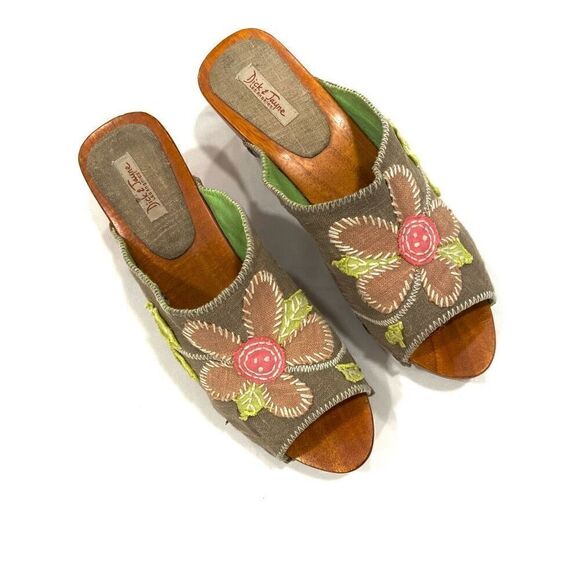 DICK & JANE Wood & Canvas Clog Sandals - Picture 2 of 8